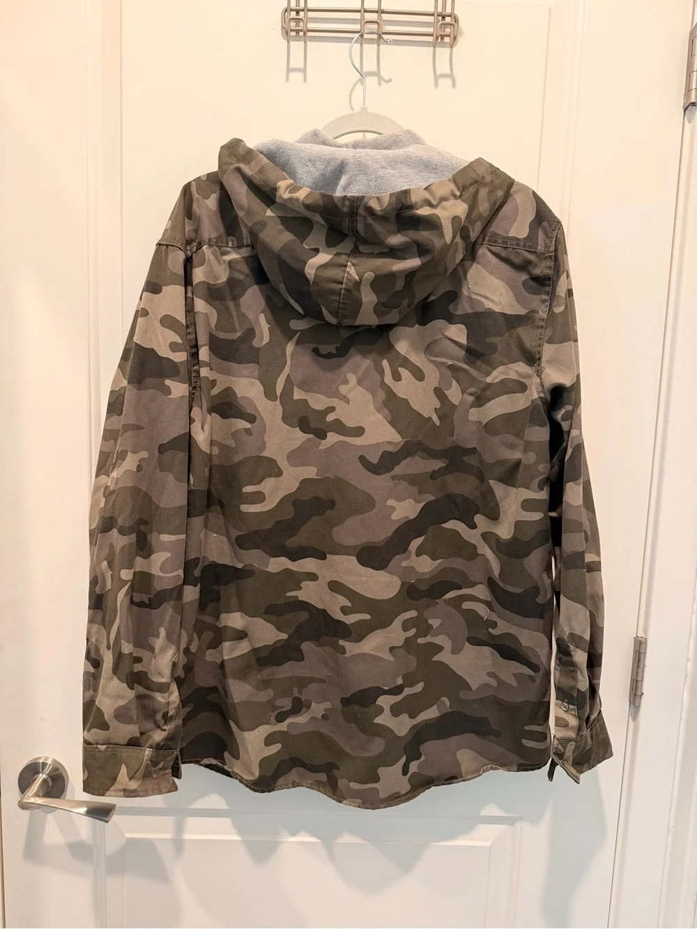 Molokai Surf Co. Camo
Hooded Button Down Shirt
XL - Picture 8 of 9
